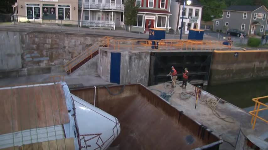 Thumbnail image for The Tanks Arrive & Depart Lock 24 - 05/27 & 5/28/2017